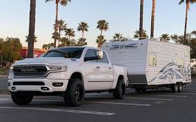 Josh clark have you ever watched in amazement as a pickup truck tows a huge loa. Choosing Best 1 2 Ton Pickup Truck For Towing A Travel Trailer