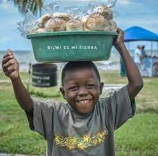 Nicaragua Comunica - #Buenos dia qué Dios bendiga a cada niño que tiene que  salir a vender para ayudar a sus padres .. si ven a niños vendiendo pueden  ayudarlo comprandole. #bilwiesmitierra | Facebook
