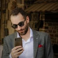 Eva Kavaja's Instagram, Twitter & Facebook