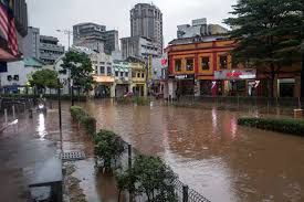 Banjir kilat, lumpur di tiga negeri. Paip Utiliti Haram Antara Punca Banjir Kilat Di Lebuh Ampang Gerakan