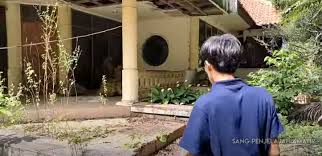 Rumah adat bali biasanya berpedoman pada asta kosala kosali dan memiliki filosofi dan nilai nilai tersendiri, contohnya pada bagian utara dan timur rumah biasanya lebih disucikan, baca juga : Viral Rumah Mewah Angker Di Bandung Jadi Sorotan Usai Ditinggal Pemilik 20 Tahun Ringtimes Bali