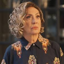 Mania de Você (27/12): Berta ameaça Leide de demissão.