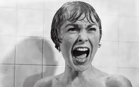 Marion Crane nella famosa scena di Psycho