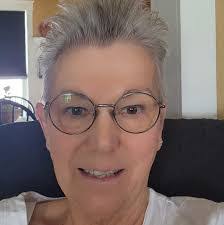 Sandra Bouck's Instagram, Twitter & Facebook