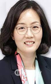 부동산 4채 김현아 sh사장 후보자 부산 아파트 등 2채 팔겠다. ê¹€í˜„ì•„ ì´ˆì‹¬ ì‚´ë¦¬ë©° êµ­íšŒì˜ì› ì˜ ì°¸ ëª¨ìŠµ ë³´ì—¬ì¤˜ ë‰´ìŠ¤í€˜ìŠ¤íŠ¸