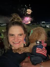 Hi Everyone. Could someone replace the dog in the picture with my dog's  face? Thanks a bunch!