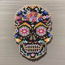 Corner for the page count. E Ne Me Lasse Pas De Mon Petit Motif Skullhead Voici Donc Ma 3eme Version Black And Gold Qui Sera Montee En Sautoir Sur Chaine Or Perle Miyuki Miyuki Perle