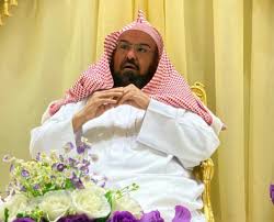 وكان السديس قد أصدر في وقت سابق أمس قراراً بإعفاء مدير إدارة شؤون الأئمة والمؤذنين بالمسجد النبوي ووكيل الإدارة من منصبيهما نظراً للقصور في العمل، وتكليف وكيل الرئيس العام للشؤون التوجيهية للإشراف المباشر على الإدارة وإعادة هيكلتها. Ø§Ù„Ø´ÙŠØ® Ø§Ù„Ø³Ø¯ÙŠØ³ ÙŠØ¹ÙÙŠ Ù…Ø¯ÙŠØ± Ø¥Ø¯Ø§Ø±Ø© Ø´Ø¤ÙˆÙ† Ø§Ù„Ø£Ø¦Ù…Ø© ÙˆØ§Ù„Ù…Ø¤Ø°Ù†ÙŠÙ† Ø¨Ø§Ù„Ù…Ø³Ø¬Ø¯ Ø§Ù„Ù†Ø¨ÙˆÙŠ ÙˆÙˆÙƒÙŠÙ„ Ø§Ù„Ø¥Ø¯Ø§Ø±Ø© Ù…Ù† Ù…Ù†ØµØ¨ÙŠÙ‡Ù…Ø§