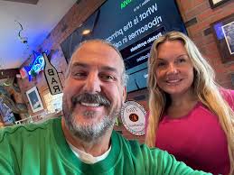 A must to visit when in Berlin. Great hometown atmosphere, great service,  and the peanut butter pie is a must! We will be back.