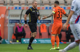 Milita in ekstraklasa, la massima serie del campionato polacco di calcio. Ocen Zawodnikow Za Mecz Zaglebie Lubin Cracovia
