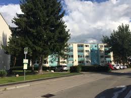 In sehr ruhiger und sonniger lage von pfullendorf, unweit von bushaltestelle oder fa alno, wird in einem vom hausmeister gepflegten mehrfamilienhaus eine großzügige, sehr gemütliche 3 zimmerwohnung neu vermietet. 4 Zimmer Wohnung Zu Vermieten Sonnenrain 7 88630 Pfullendorf Sigmaringen Kreis Mapio Net