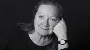 Elsa López presenta en Breña Alta 'La isla del viento: ensayos sobre  cultura tradicional de La Palma'