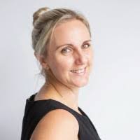 Kelly Agar's Instagram, Twitter & Facebook