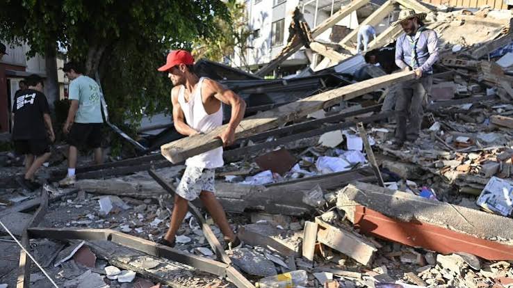 Colombia Earthquake Death Toll Rises as Rescue Teams Search for Survivors