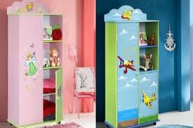İç aydınlatma, duvara bağlantı, akıllı raf çözümleri ve her odaya uygun boyutlara sahip çilek dolap modellerini inceleyip en uygun fiyatlarla sahip olun. Cocuk Odasina Cok Yakisacak Gardroplar Dekorasyon Hakkinda Hersey