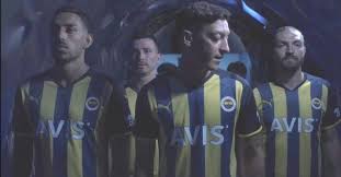 Hemen alışverişe başlayın, fenerbahçe ruhunu stilinize taşıyın! Fenerbahce Nin Yeni Formalari Tanitildi