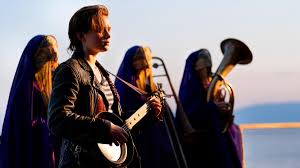 ODessa review: Sadie Sink sings in bonkers queer rock musical | Mashable