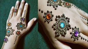 We have a wide variety of the latest tikki mehndi designs for hands to make this struggle easier for you. Queen Mehndi Tattoo Stylish Tattoo Mehndi Design By Nts Creation