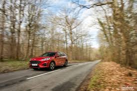 Elle se réserve le droit de modifier à tout moment les spécifications, les couleurs et. Ford Kuga Serieuse Alternative Hybride Essai Les Voitures