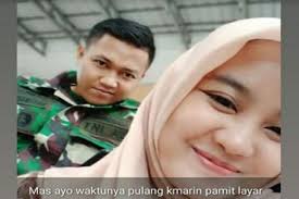 Apakah sobat pernah mengikuti arisan, tentunya akan menjadi saat yang menegangkan pada saat akan diundi bukan, bulan ini giliran tiwi yang mendapatkan arisan kelas, tapi dia masih bingung akan menggunakan uang nya tersebut buat. Menanti Suami Istri Awak Kri Nanggala 402 Mas Ayo Waktunya Pulang