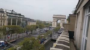Je m'baladais sur l'avenue le cœur ouvert à l'inconnu j'avais envie de dire bonjour à n'importe qui n'importe qui et ce fut toi, je t'ai dit n'importe quoi il suffisait de te parler, pour t'apprivoiser Les Champs Elysees Paris Ile De France Immortalized In Lyrics On Waymarking Com