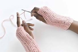Simple crochet fingerless gloves pattern. 10 Free Crochet Fingerless Gloves Patterns