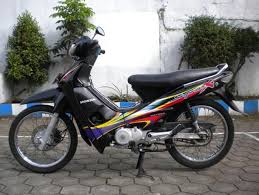 Disini khusus buat penggila modifikasi motor yang mencari motor supra x 125 sederhana bisa mendownload foto motor supra x. Sundel Bolong Si Penggoda Lelaki Suka Custom Motor Pemenang Honda Modif Contest Sekedar Coretan