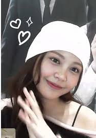 Kpop Fancall Moments: Carmen and Sandy's Fun Reaction