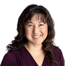 Julie Lemos's Instagram, Twitter & Facebook