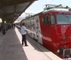 Proiectul de lege privind statutul personalului feroviar a fost adoptat, marți, de plenul camerei deputaților, a anunţat ministrul transporturilor, răzvan. Vesti Bune Pentru Ceferisti Scade Varsta Standard De Pensionare Cu Cinci Ani De Cand Se AplicÄ Noua Lege Evenimentul Zilei