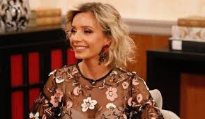 Luciana abreu (pop singer) was born on the 25th of may, 1985. Luciana Abreu Renova Contrato Com A Sic E Tem Novo Projeto