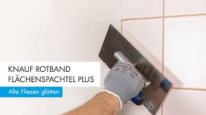 Um fliesen in eine fugenlose oberfläche zu verwandeln, müssen sie zuvor gründlich gereinigt werden. Knauf Rotband Flachenspachtel Plus Alte Fliesen Glatten Youtube