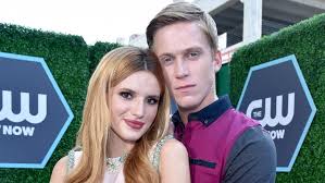 Er erklärte auf twitter, dass das lied eines seiner lieblingslieder ist, das er gemacht hat. Die Schattenseite Von Bella Thorne News24viral