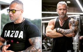 Recoloring hair involves using a colored dye evenly over the entire head. This Man S Snow White Hair Makes Him Look Like A Grandfather But He S Much Younger Than You Think Men S Health