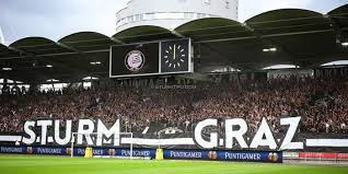 Koch kam 2015 zur u15 des sk sturm und durchlief anschließend alle weiteren stationen bis zur kampfmannschaft. Sk Sturm Graz Gegen Rapid Wien Faszination Fankurve