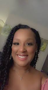 Alina Thomas's Instagram, Twitter & Facebook