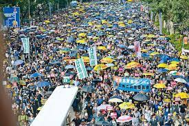 「 陣 」 頭 旦 會 片 。 「 陣 台 」 炒 。 片 「民陣」一直無註冊，亦沒有自己的銀行賬戶，在籌款時不 斷借用團體成員賬戶。有消息人士早前向香港文匯報透露，「民 陣」過往曾借用街工及香港天主教正義和平委員會等組織的銀行 戶口收款。 Gqomk3snbxpd9m