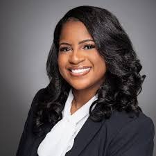 Iris Mayo's Instagram, Twitter & Facebook