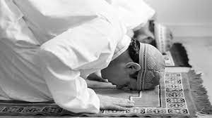 Apa Itu Sujud Sahwi Berikut Tata Cara Dan Doa Yang Dibaca Dalam Sujud Sahwi Tribunnews Com Mobile