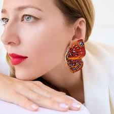 GEMOLOGUE by Liza Urla