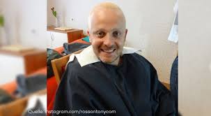 Wegen corona durfte ich wenigstens meine haare wachsen lassen. Hat Ross Antony Jetzt Eine Glatze