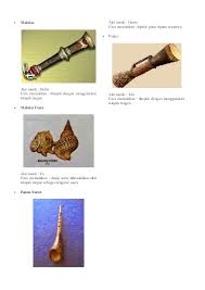 Untuk bisa memainkan pikon, sembari ditiup pemainnya harus menarik tali yang terdapat pada ujungnya untuk menghasilkan nada. Alat Musik Tradisional Papua Barat Greatnesia