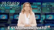 Ospite del programma condotto da silvia toffanin, la giornalista del tg 5 ha raccontato inediti episodi della sua vita privata. Tg5 Paese Di Esauriti Gif Tg5 Paesediesauriti Esauriti Discover Share Gifs