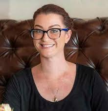 Danielle Kuhn's Instagram, Twitter & Facebook