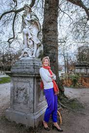 Elk woord dat ze spreekt, lijkt weloverwogen. Minister Annelies Verlinden Cd V Waar Nodig Zal De Politie Ook Op Kerstmis Aanbellen De Zondag
