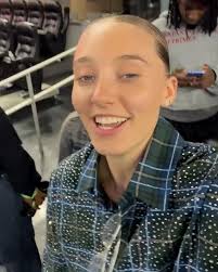 Paige Bueckers at the Cowboys game 🤠, Via pbbucket5/X and @dallascowboys