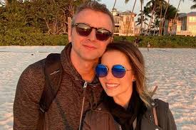 O casal de músicos sandy e lucas lima está celebrando 12 anos de casamento. Lucas Lima Rebate Criticas Sobre Fracasso Internacional De Sandy