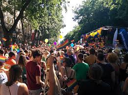 A budapest pride szervezői egyedül a momentum mozgalom pártnak engedélyezték a rendezvény. File Budapest Pride 2015 19618580301 Jpg Wikimedia Commons