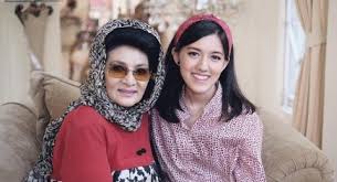 Hal ini dijelaskan oleh pihak media. Farida Pasha Pemeran Mak Lampir Dimakamkan Sesuai Protokol Covid 19
