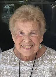 Ella Keener's Instagram, Twitter & Facebook